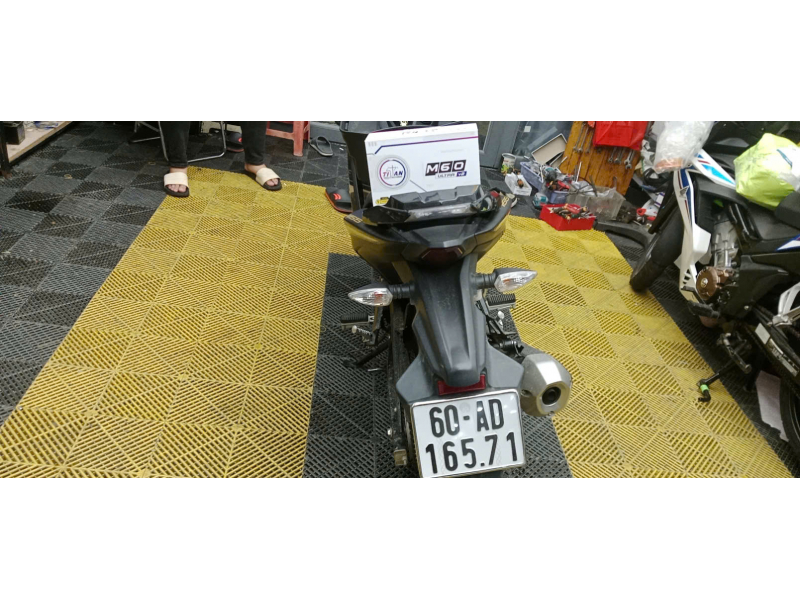Độ đèn nâng cấp ánh sáng Titan Moto M60 Ultra V2 cho xe Exciter 155